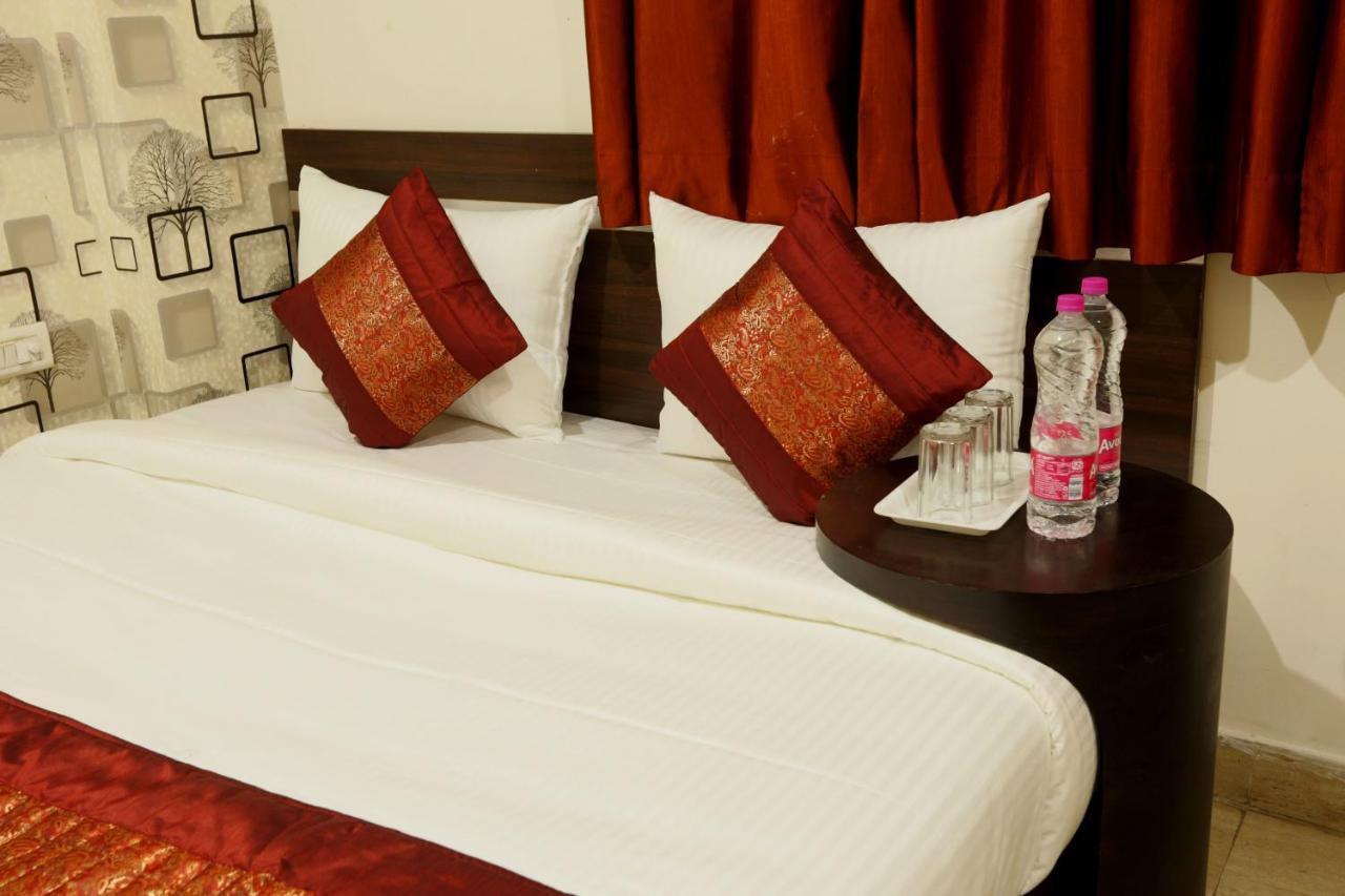 Hotel Airport Star 뉴델리 외부 사진